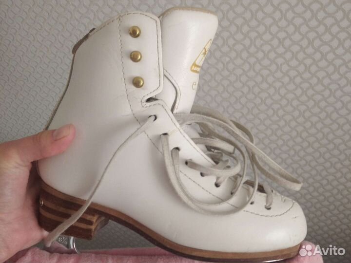 Фигурные коньки jackson elle