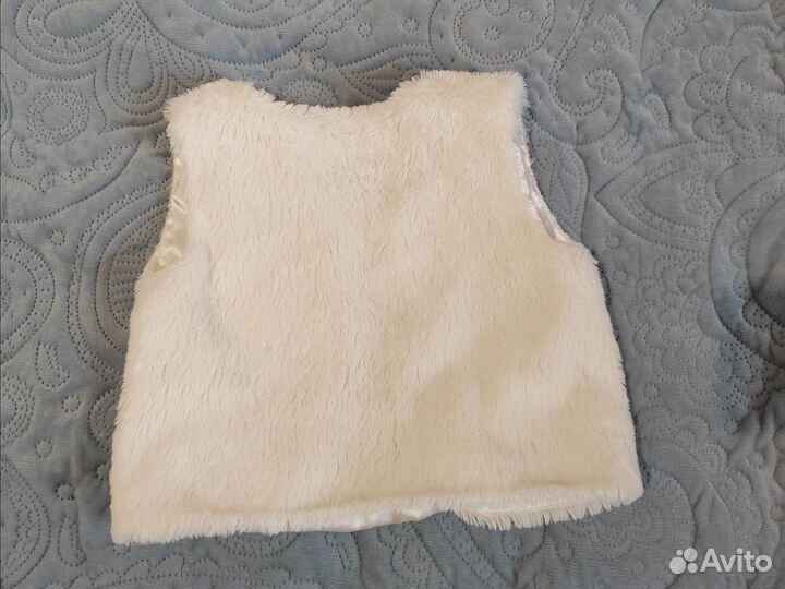 Меховая жилетка для девочки Play today