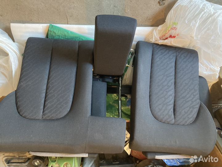 Сиденья задний ряд (комплект) Мерседес (новое)