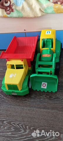 Игрушка трактор
