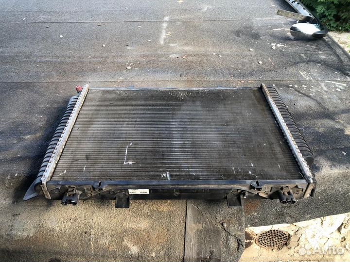 Продам радиатор Mercedes S-140