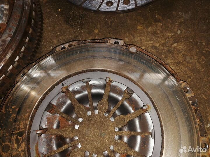 Маховик Рено 1,5 дци к9к732 Сименс