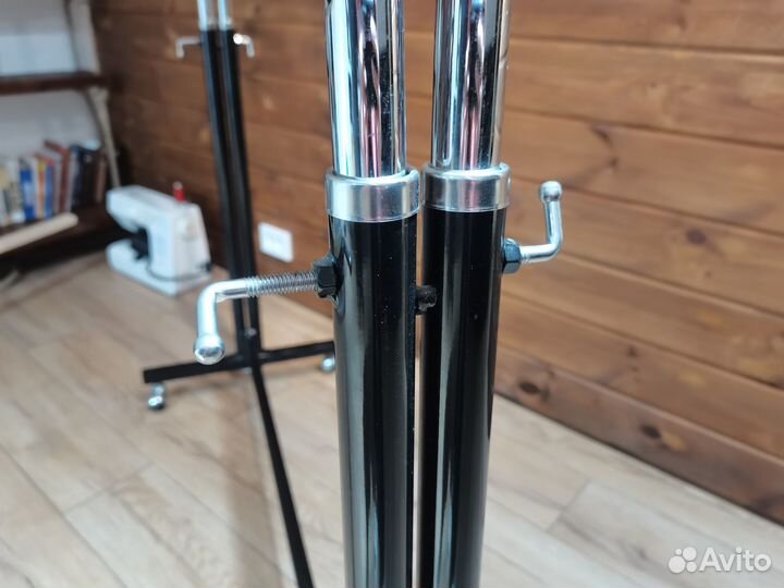 Стойка для одежды