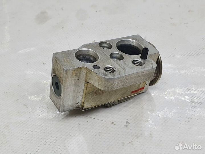 Клапан кондиционера Volkswagen Jetta 6 2.0 TDI