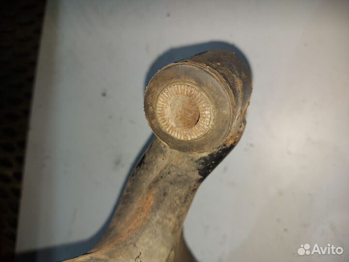 Рычаг передний правый Toyota Rav4 30
