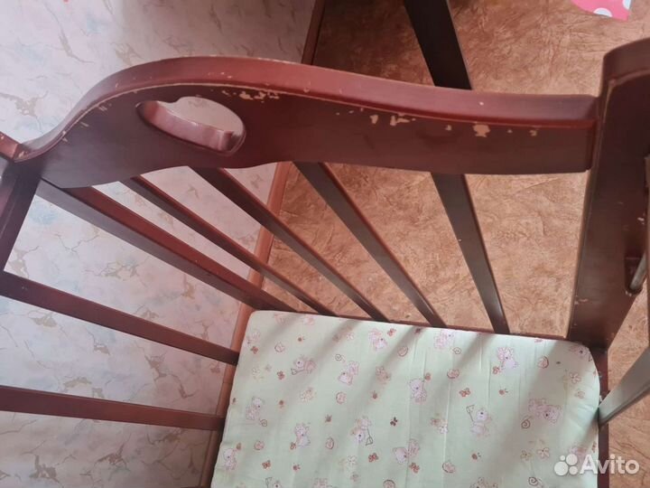 Детская кроватка с маятником и ящиком