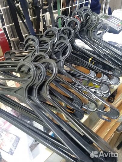 Вешалка плечики для одежды