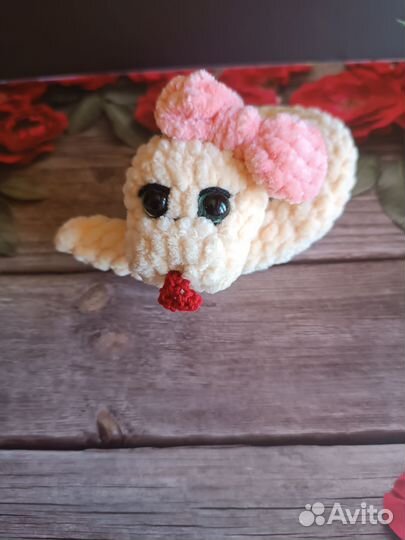 Плюшевая змейка