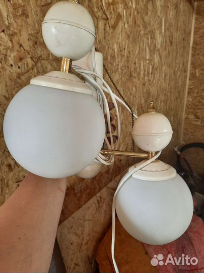 Люстры, бра