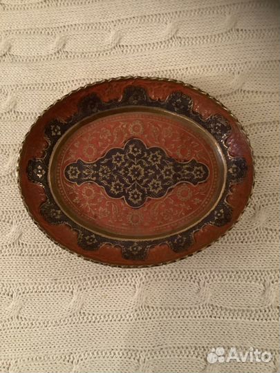 Тарелка овальная. Индия. Латунь. Эмаль