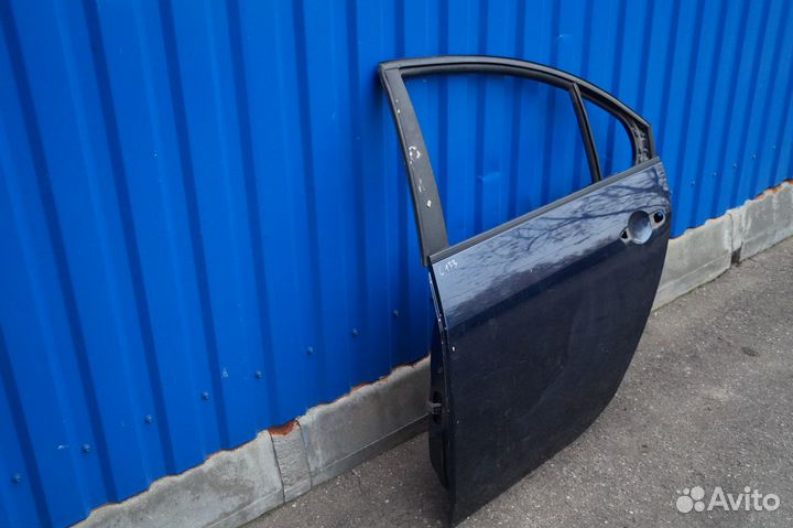 Nissan 82101-BA030 Дверь задняя левая