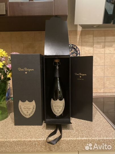 Дом Периньон бутылка и коробка