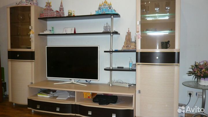 Стенка в гостиную