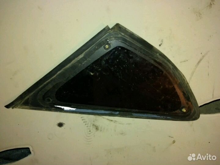 Стекло кузовное Левое заднего крыла Ford Focus 3