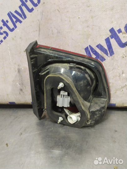 Фонарь в крышку багажника задний правый Volkswagen