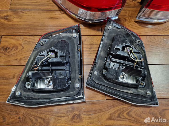 Комплект фонарей Toyota Land Cruiser 200