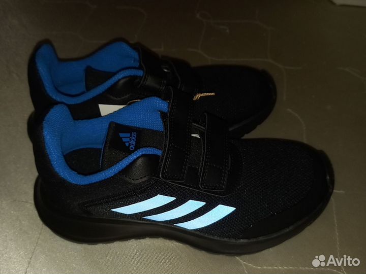 Кроссовки Adidas новые