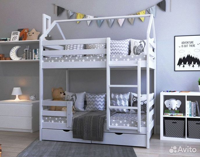 Двухъярусная кровать домик