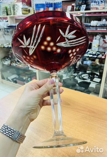 Ваза для фруктов на ножке. Листайте фото