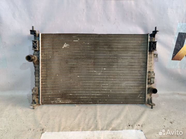 Пежо 3008 2016- Радиатор охлаждения 11099