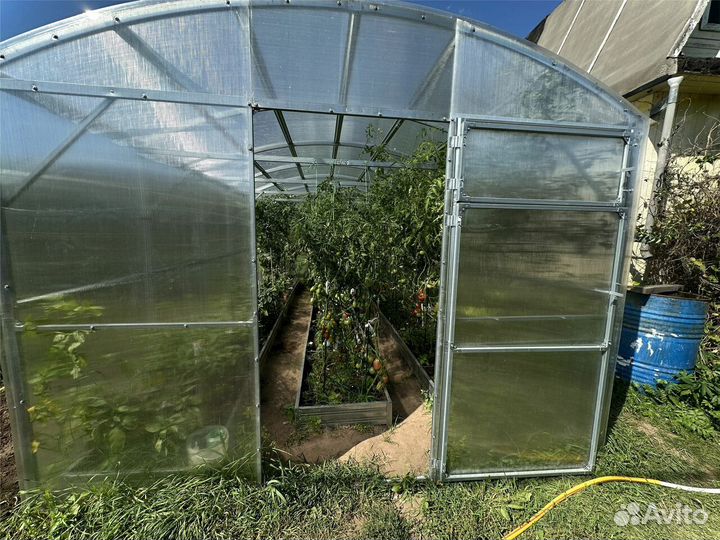 Теплица прямостенная