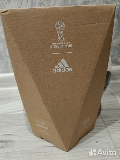 Футбольный мяч adidas