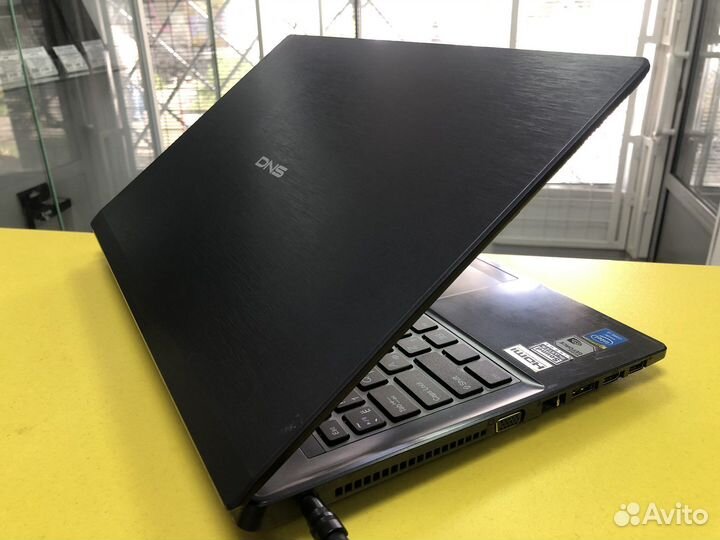 Игровой ноутбук DNS (i3-4000M\8gb\2gb\ssd240)