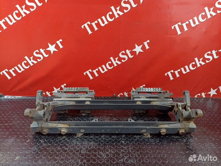 Кронштейн подножек обслуживания