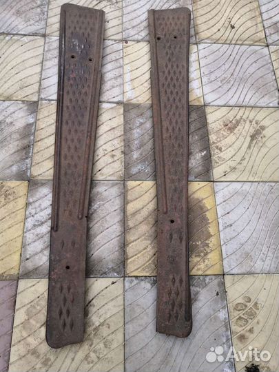 Подножка газ 69