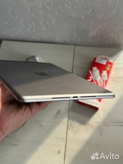 iPad 6 32gb + Стилус