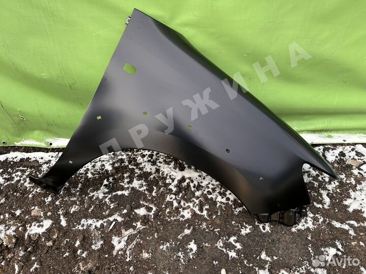 Крыло правое Toyota Hilux 7 2011-2015