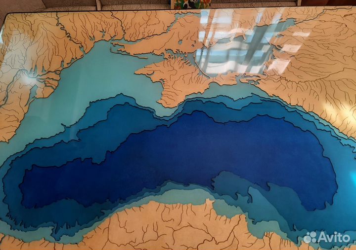 Обеденный стол из эпоксидный смолы