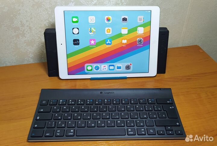 iPad Air Wi-Fi 16 Gb Идеальный + клавиатура