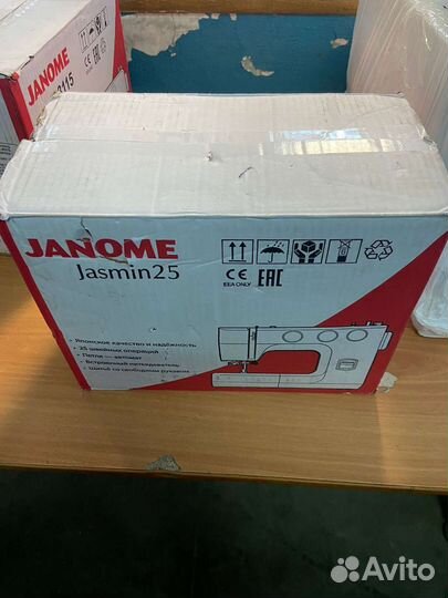 Швейная машина Janome Jasmin 25