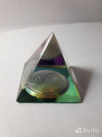 Пирамида с Инь-Янь