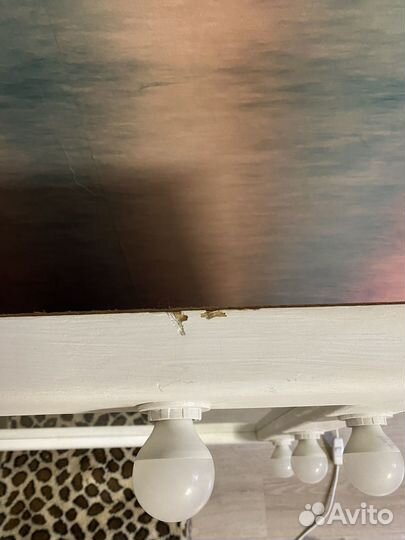 Гримерное зеркало с лампочками