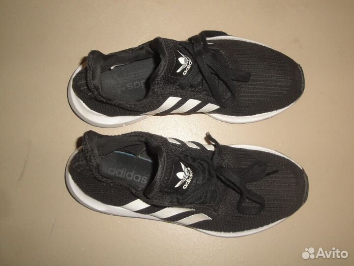 Кроссовки Adidas 40,5р оригинал