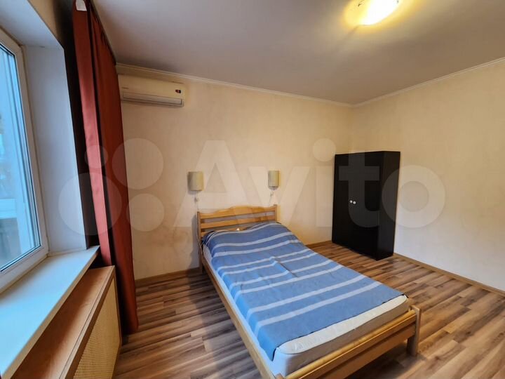 2-к. квартира, 55 м², 4/10 эт.