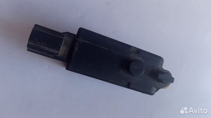 Активатор замка двери багажника Opel Astra G