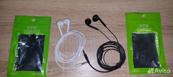 Проводные наушники с микрофоном