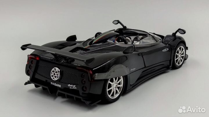 Модель автомобиля Pagani Zonda