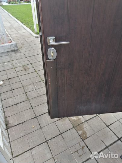 Металлическая дверь бу
