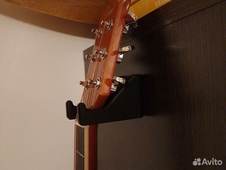 Держатель для гитары настенный
