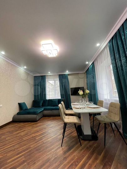 2-к. квартира, 65 м², 1/3 эт.