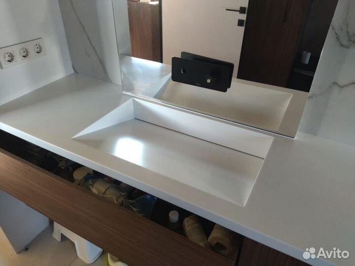 Столешница в ванную из искусственного камня