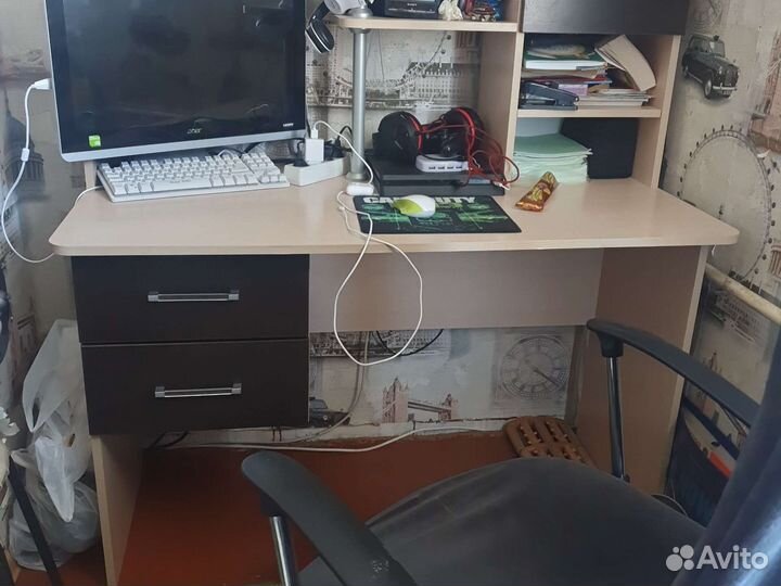 Компьютерный стол