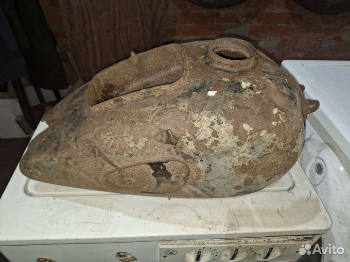 Бензобак урал 72