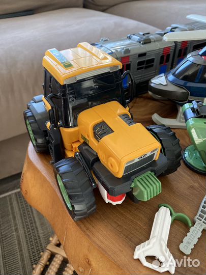 Роботы- трансформеры. Тоботы