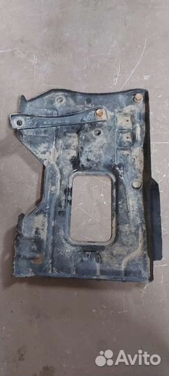 Площадка аккумулятора Mercedes w204