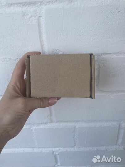 Маленькие коробки для подарков или маркетплейсов